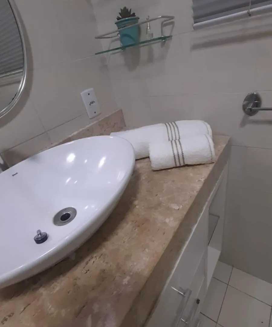 Amplo Apartamento No Centro De Porto Alegre