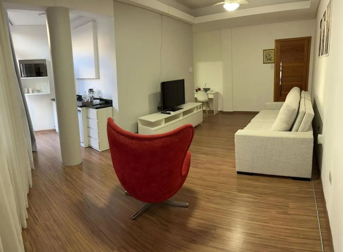Amplo Apartamento No Centro De Porto Alegre
