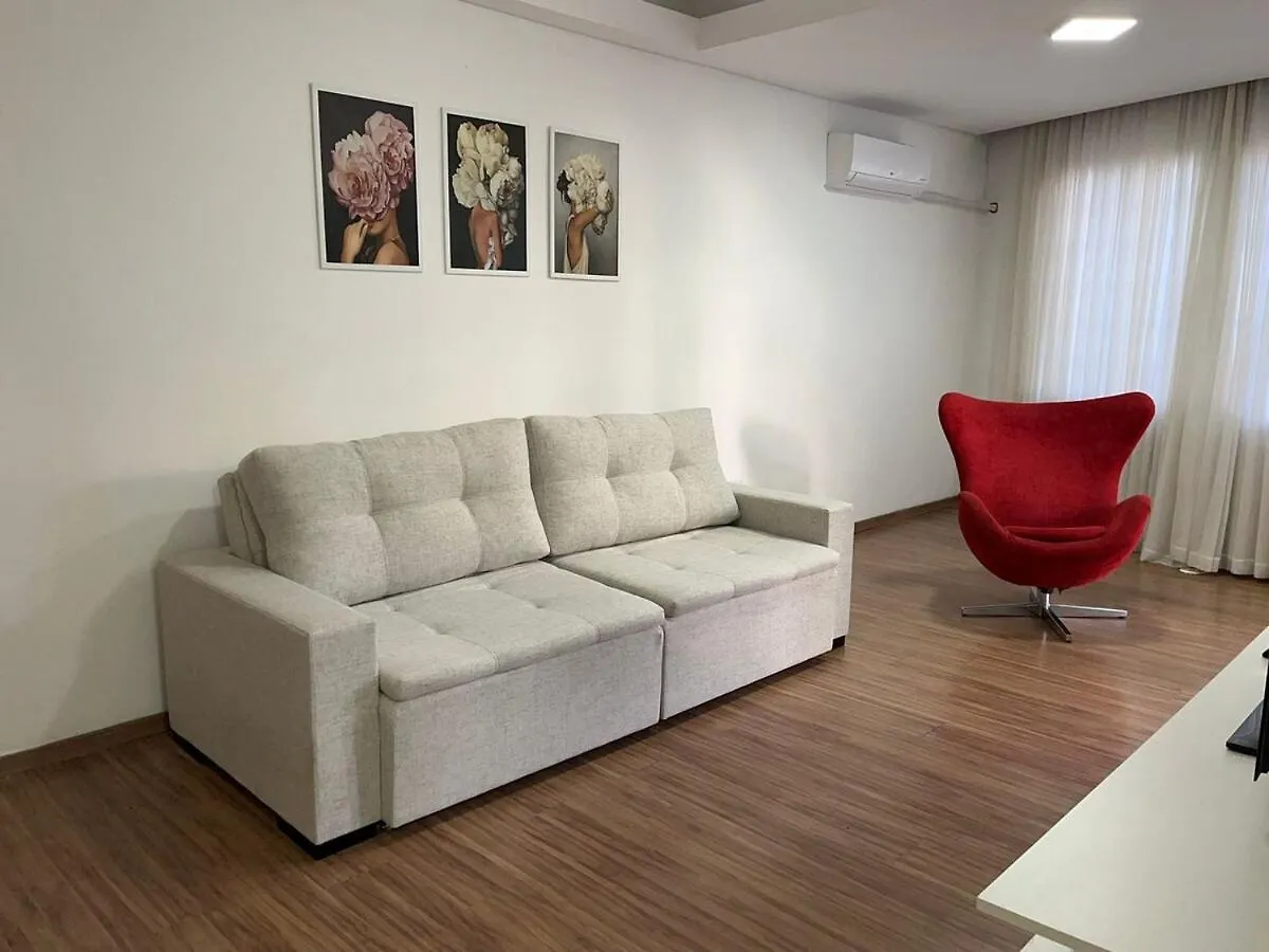 Amplo Apartamento No Centro De Porto Alegre