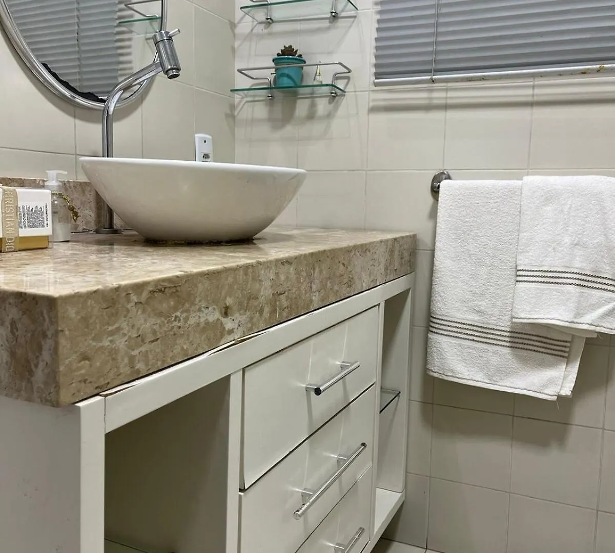 Amplo Apartamento No Centro De Porto Alegre Brazil