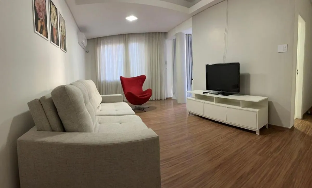 Amplo Apartamento No Centro De Porto Alegre